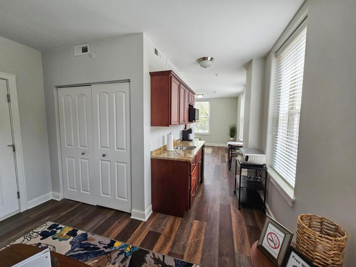 Gorgeous And Spacious Studio At The Historic Inman - 200 Champaign Exterior foto