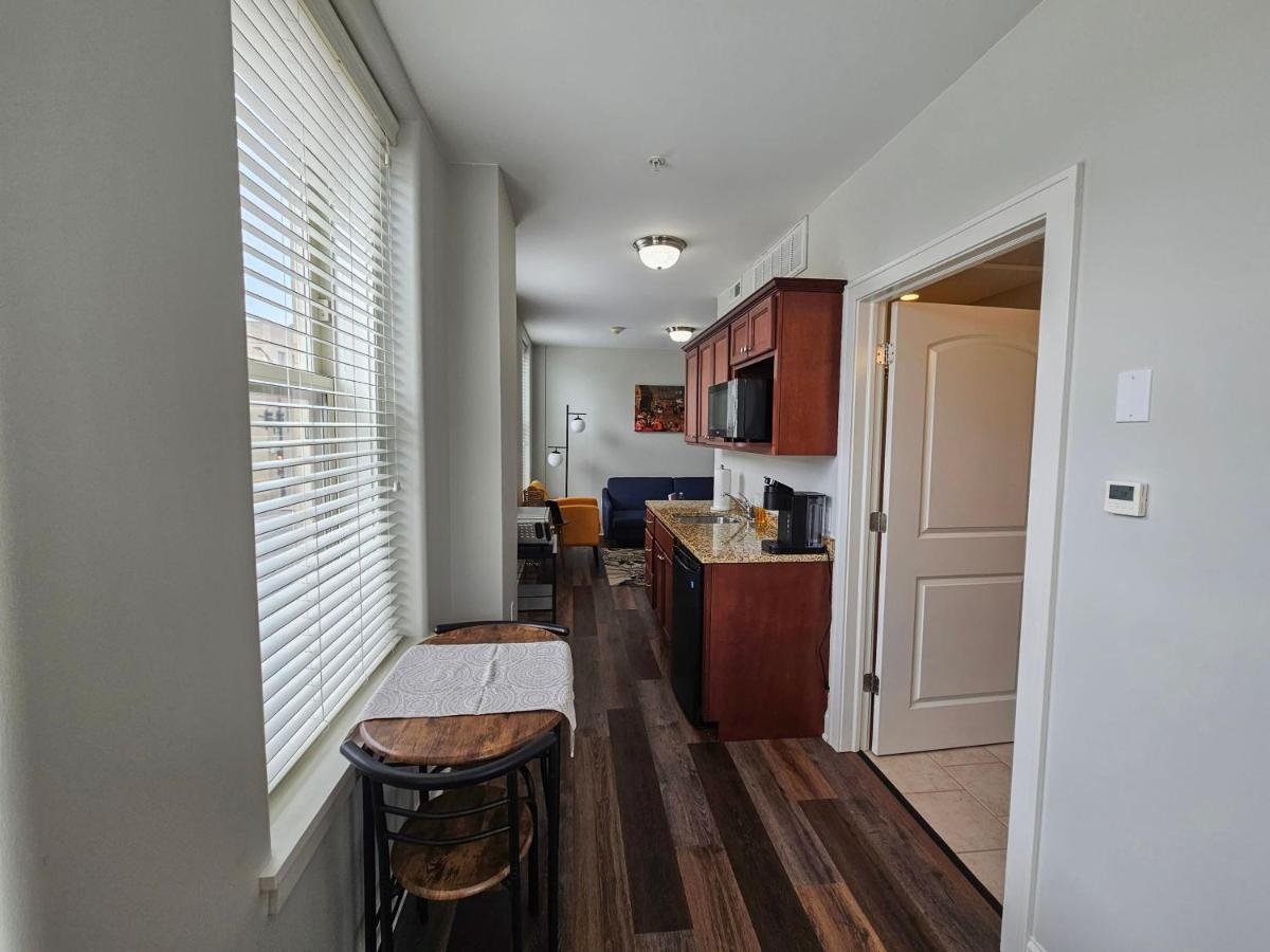 Gorgeous And Spacious Studio At The Historic Inman - 200 Champaign Exterior foto